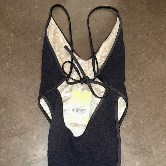 NWT free-est Amber one piece swimsuit black Small - Picture 8 of 10